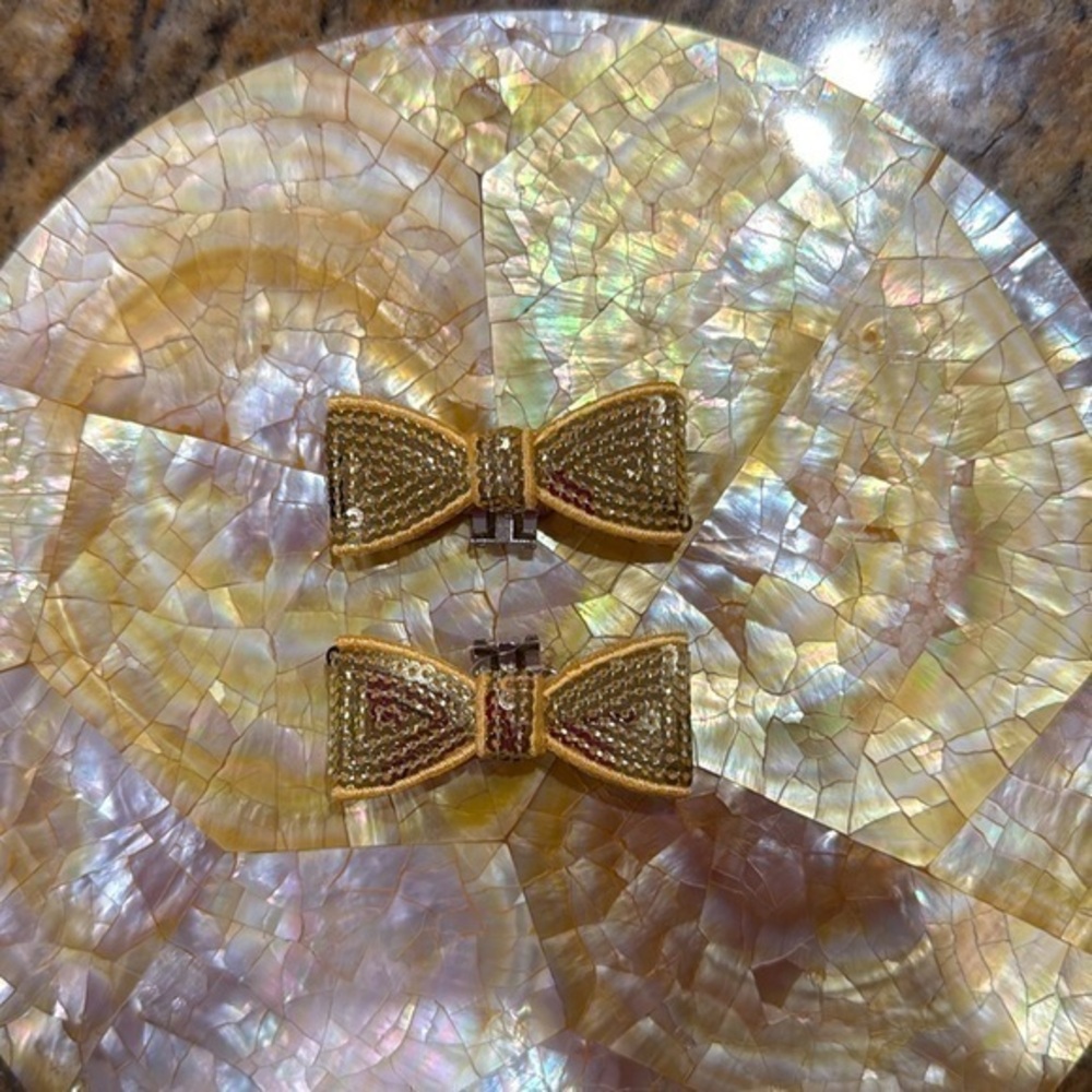 RARE Disney Minnie Mouse,  Minnie Mouse Gold bow shoe clips
